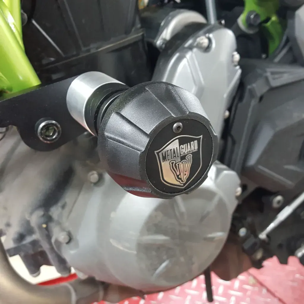 SLIDER CHASIS KAWASAKI Z650_2.webp