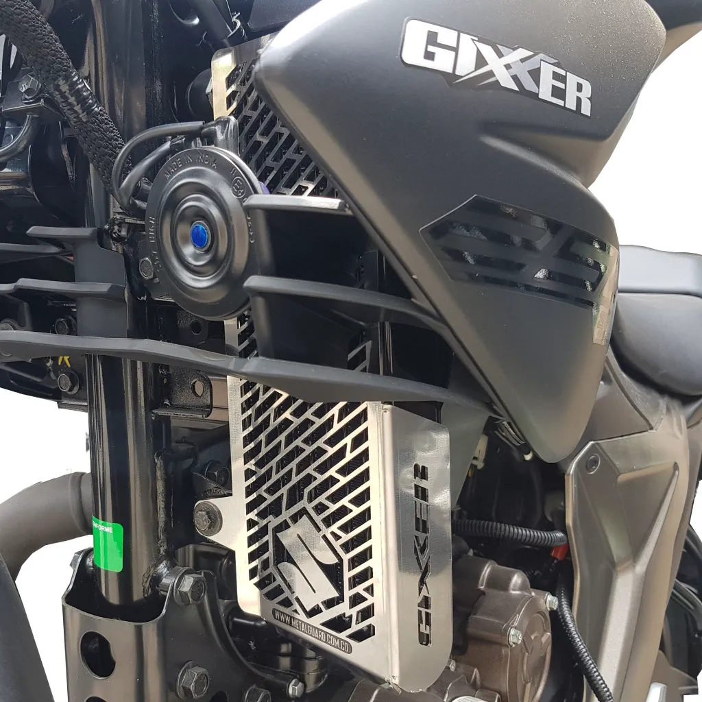 [PSU01015928] PROTECTOR RADIADOR SUZUKI GIXXER 250 (PLATEADO)
