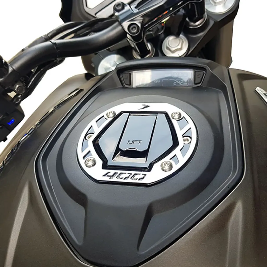 PLATINA TAPA TANQUE BAJAJ DOMINAR 400